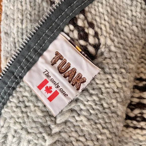 Vintage 1980’s Canadian Wool Gray and Black Zip-Front Wool Knit Sweater Jacket - Picture 6 of 10